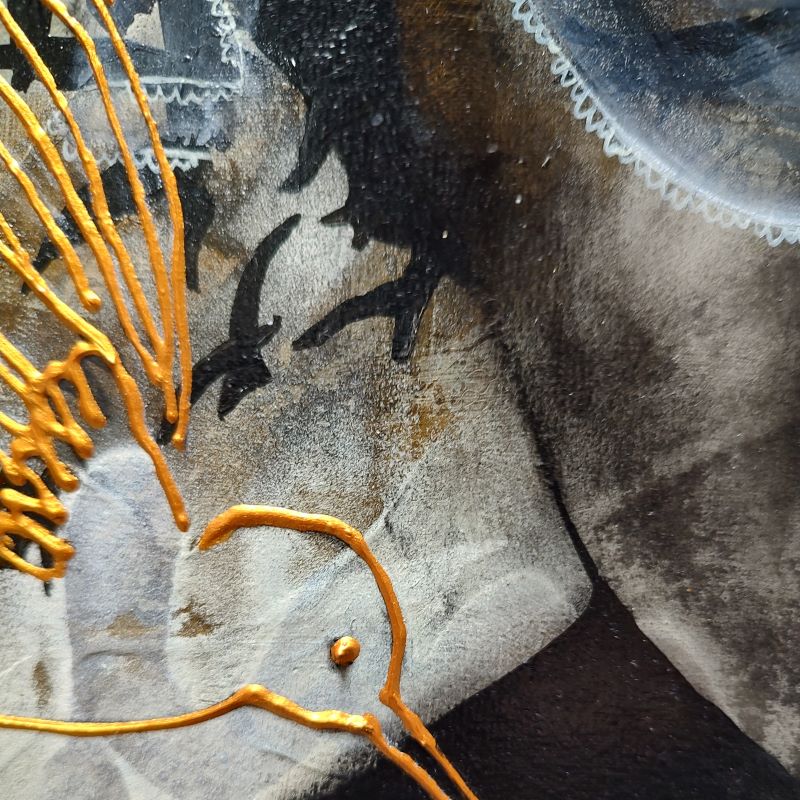 Close up van portret van een vrouw in aardse kleuren uit de serie chapter 1, met goud en 24K bladgoud in zwarte baklijst. in graffiti, streetart popart style.