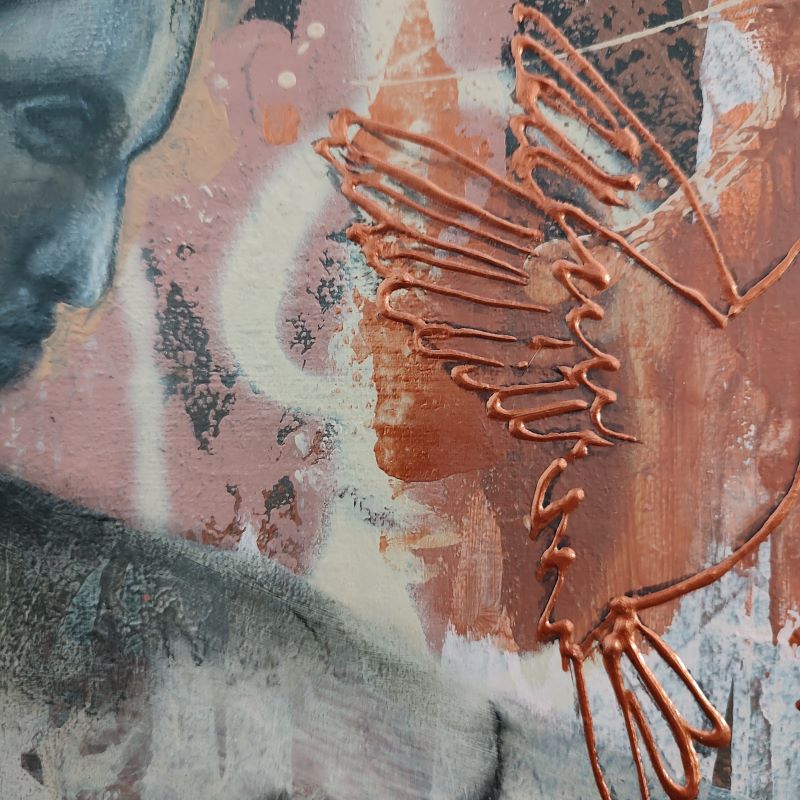 Close up van Schilderij, in graffiti popart street art style. In terracotta kleuren en koper verf.